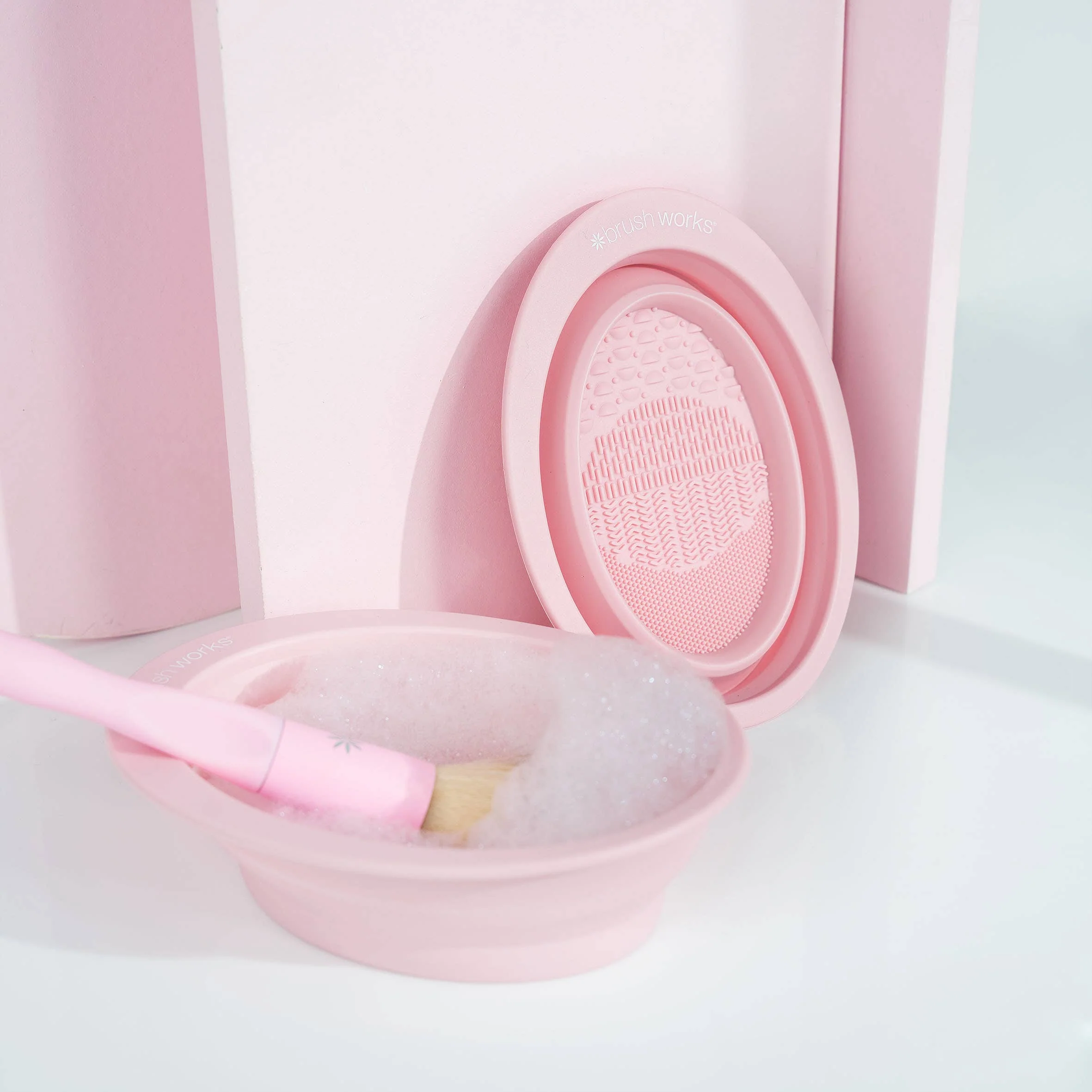 Brushworks Silicone Makeup Brush Cleaning Bowl - Image 5