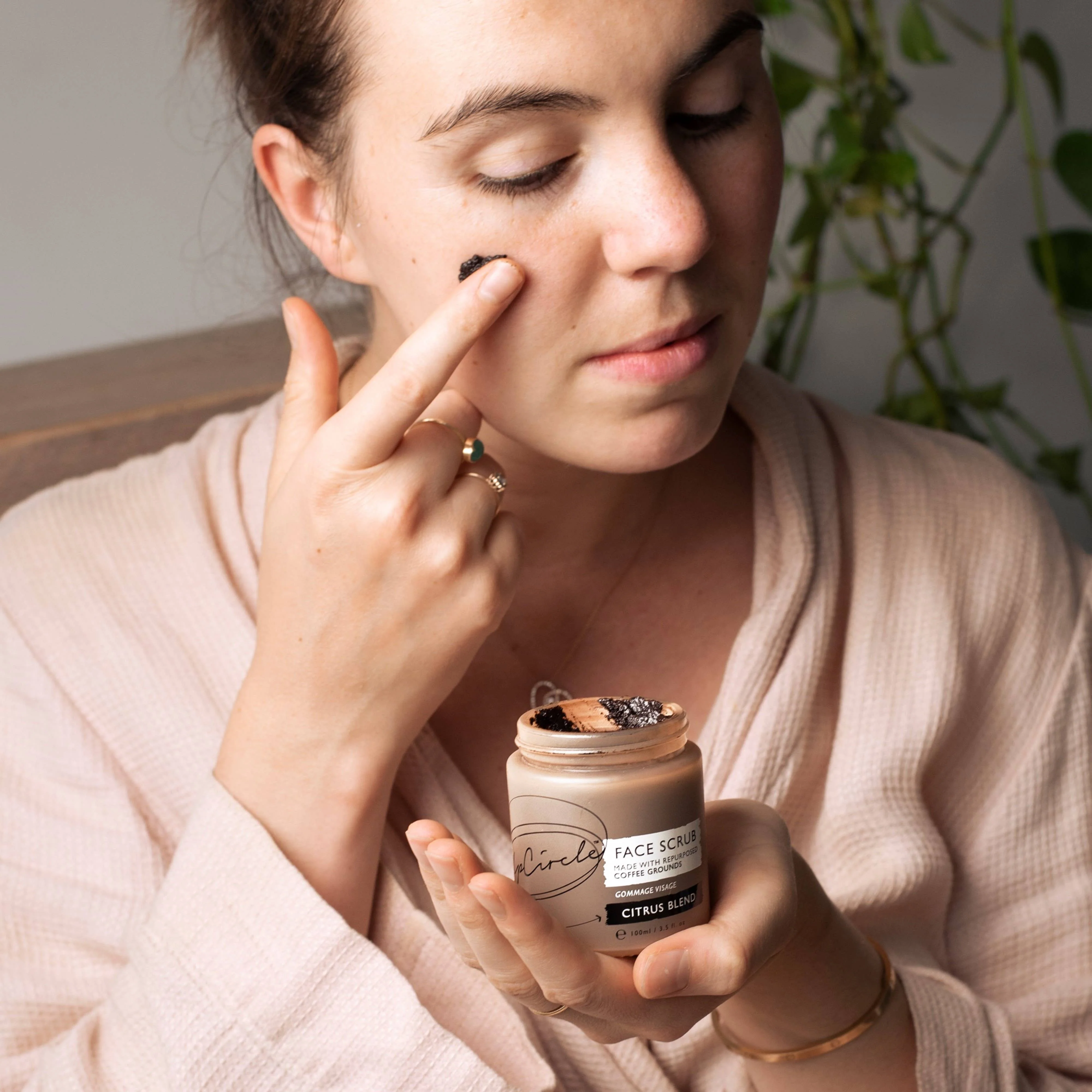 UpCircle Face Scrub with Coffee + Rosehip - CITRUS BLEND - Image 2