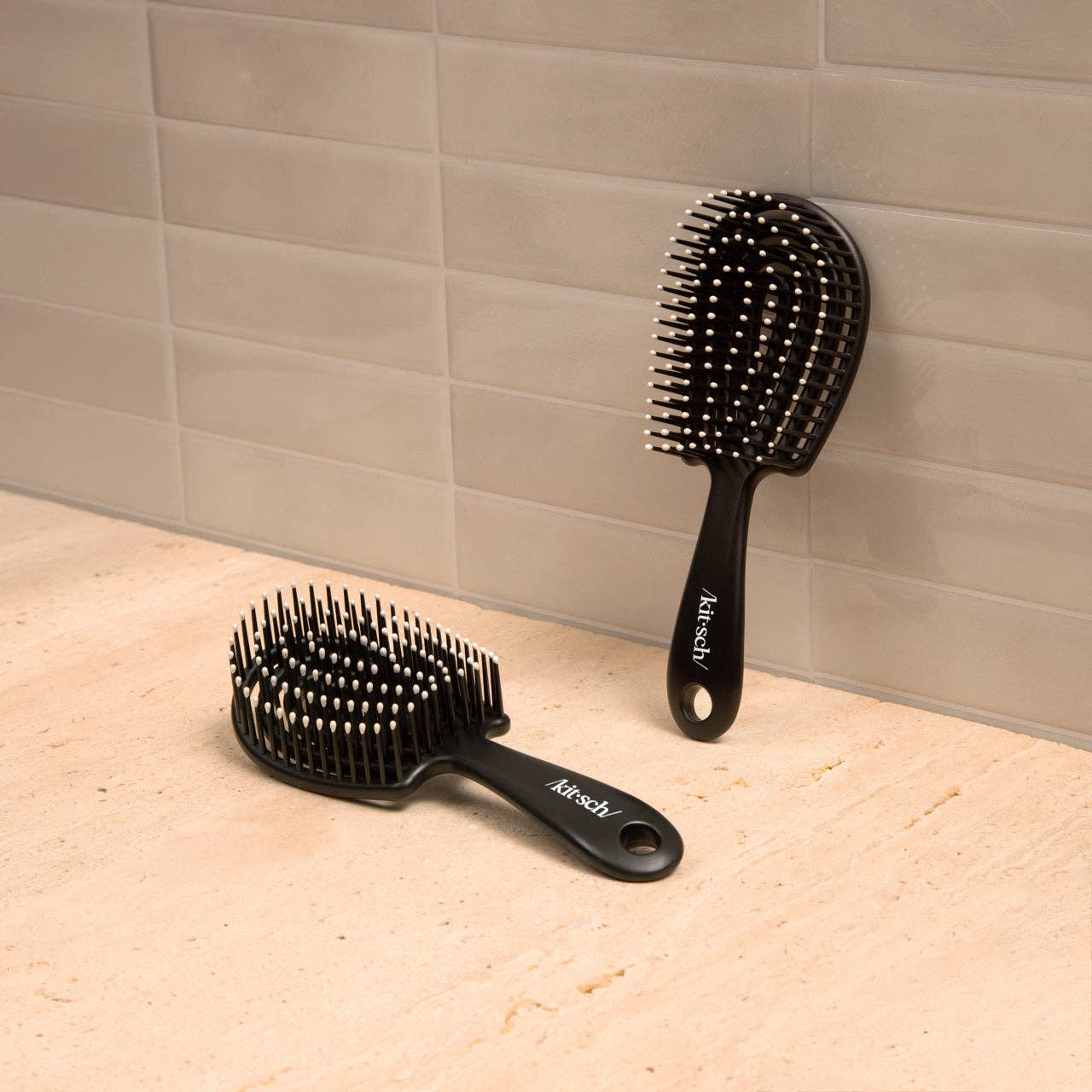 Kitsch Black Detangling Flexi Brush - Mini - Image 2