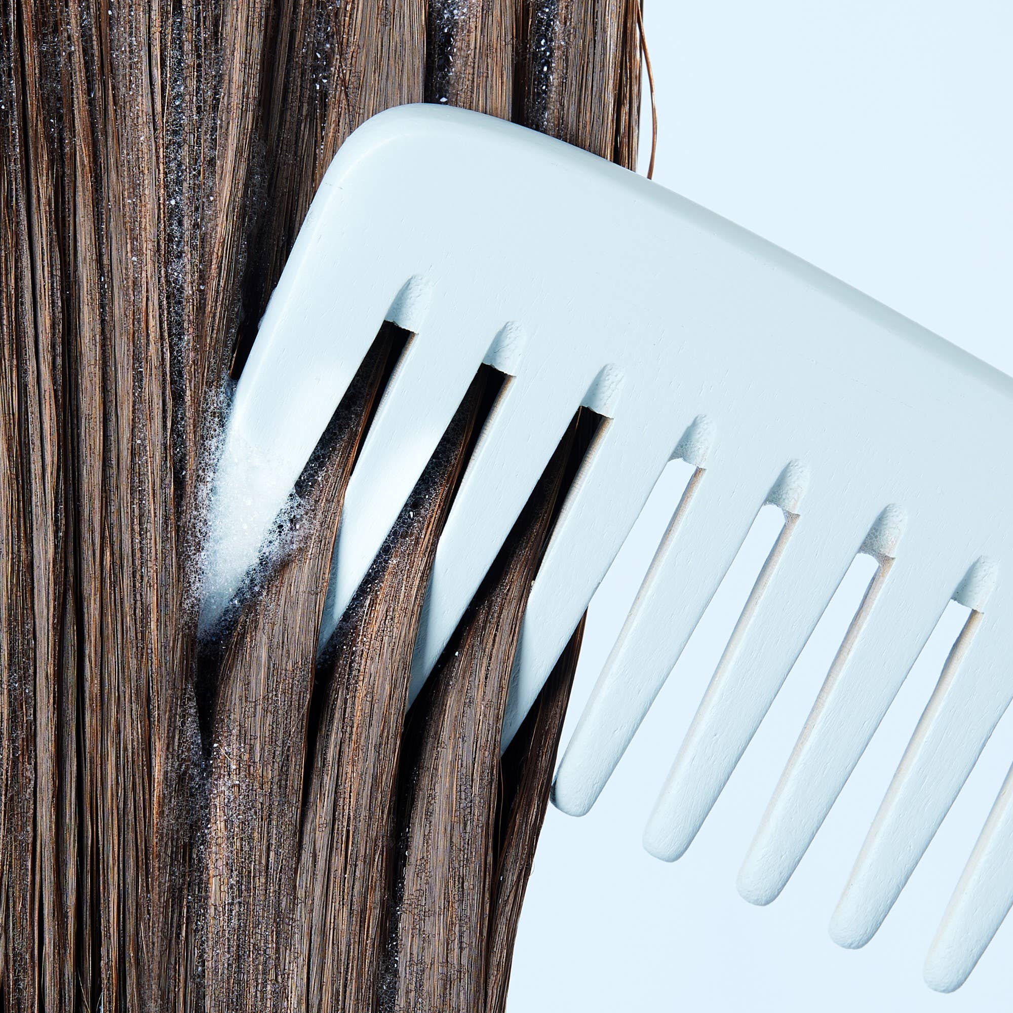 UpCircle Bamboo Wide Tooth Comb - Image 3
