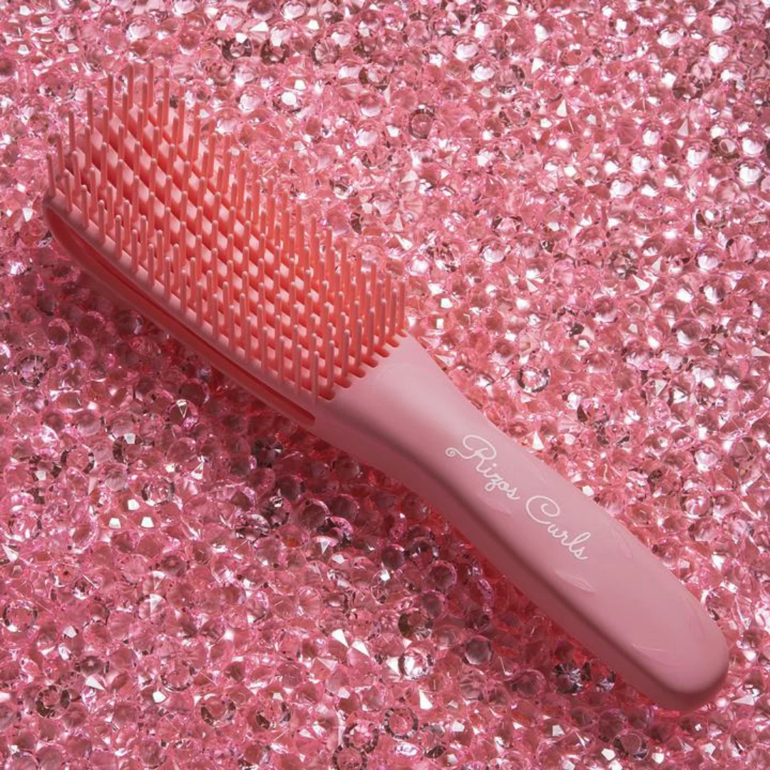 Rizos Curls Pink Detangling Flexi Brush - Image 4