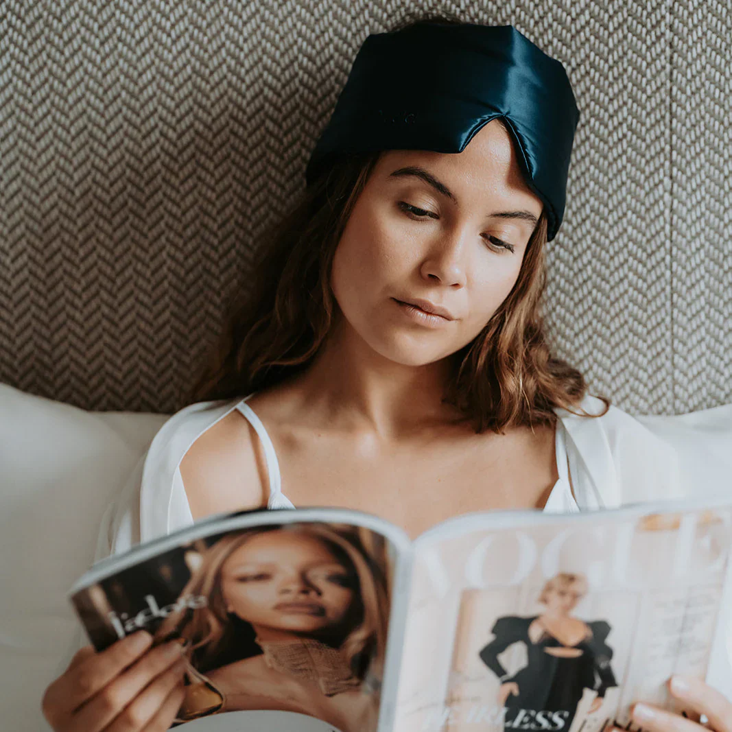 Silk Addict 100% Mulberry Silk Sleep Mask Wrap - Navy - Image 3