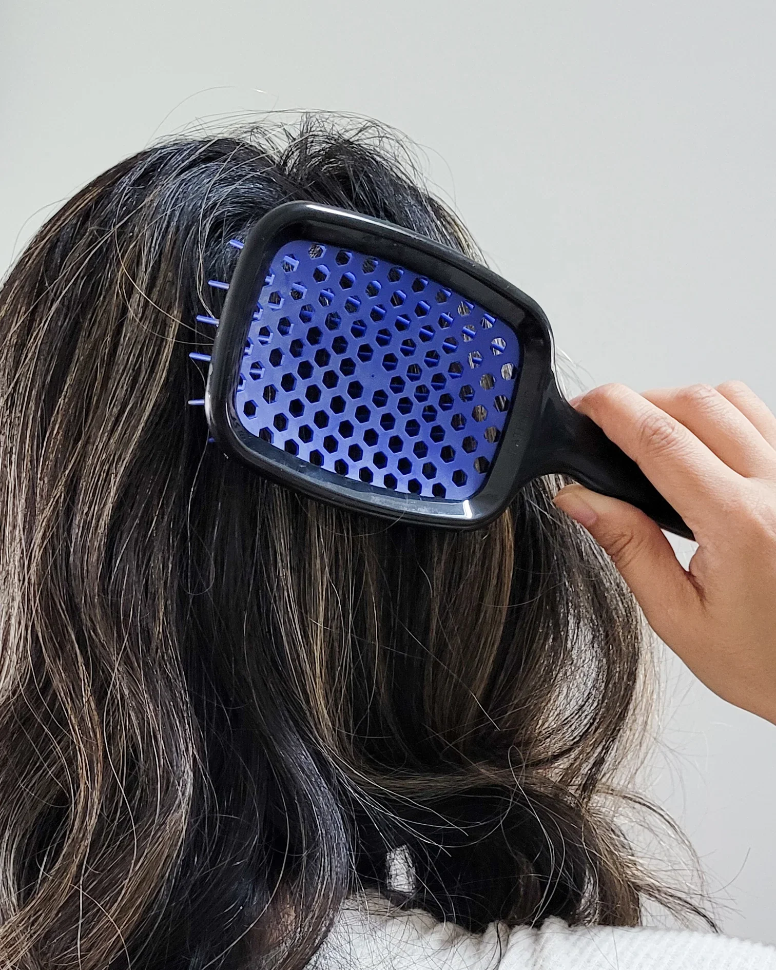 UNbrush Detangling Hair Brush - Galaxy Blue - Image 3